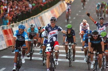 Pierwsze zwycięstwo w sezonie odniósł Andre Greipel (Lotto-Belisol)