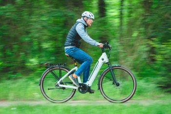 Zdjęcie do artykułu: Video Test: Velo de Ville AEB 990PX PRO - e-trekking klasy premium. Sami go zaprojektujecie!
